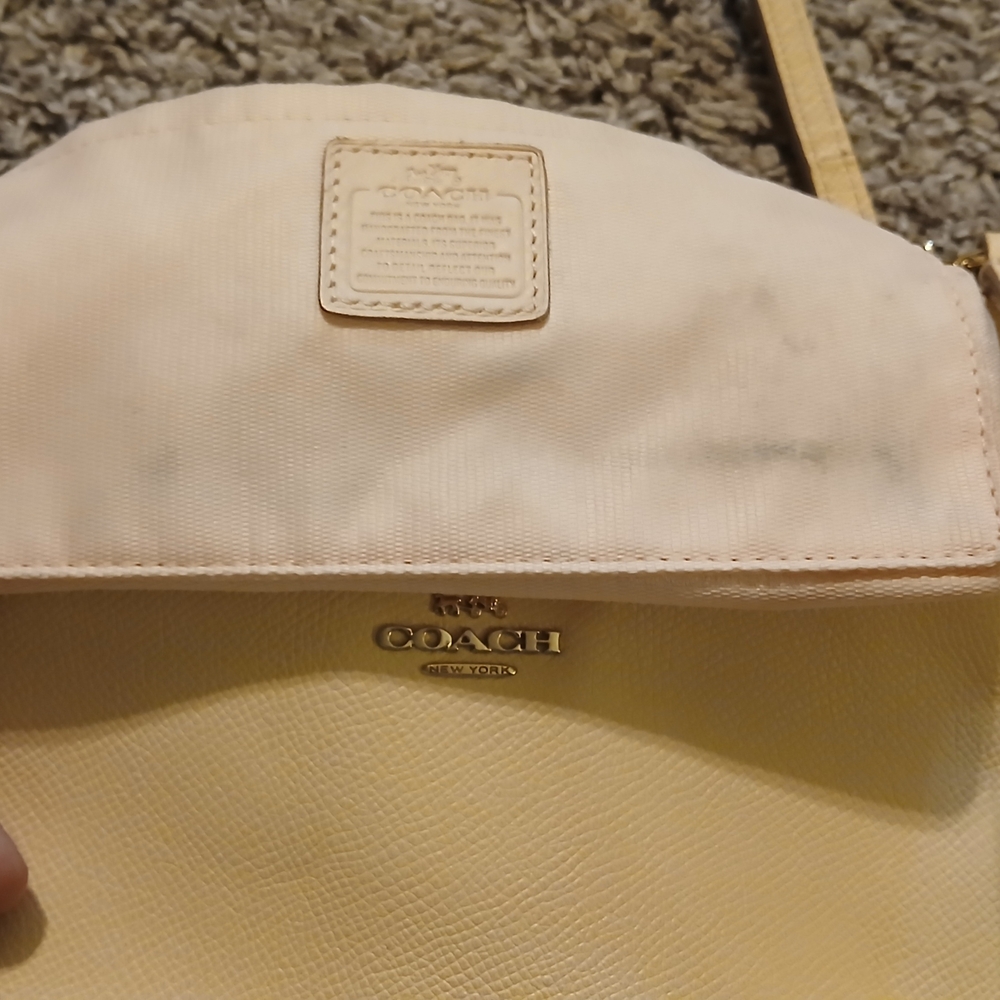 👜✨ Coach Pebbled Leather Crossbody Bag – Cream / Ivory ✨👜 - Picture 4 of 11